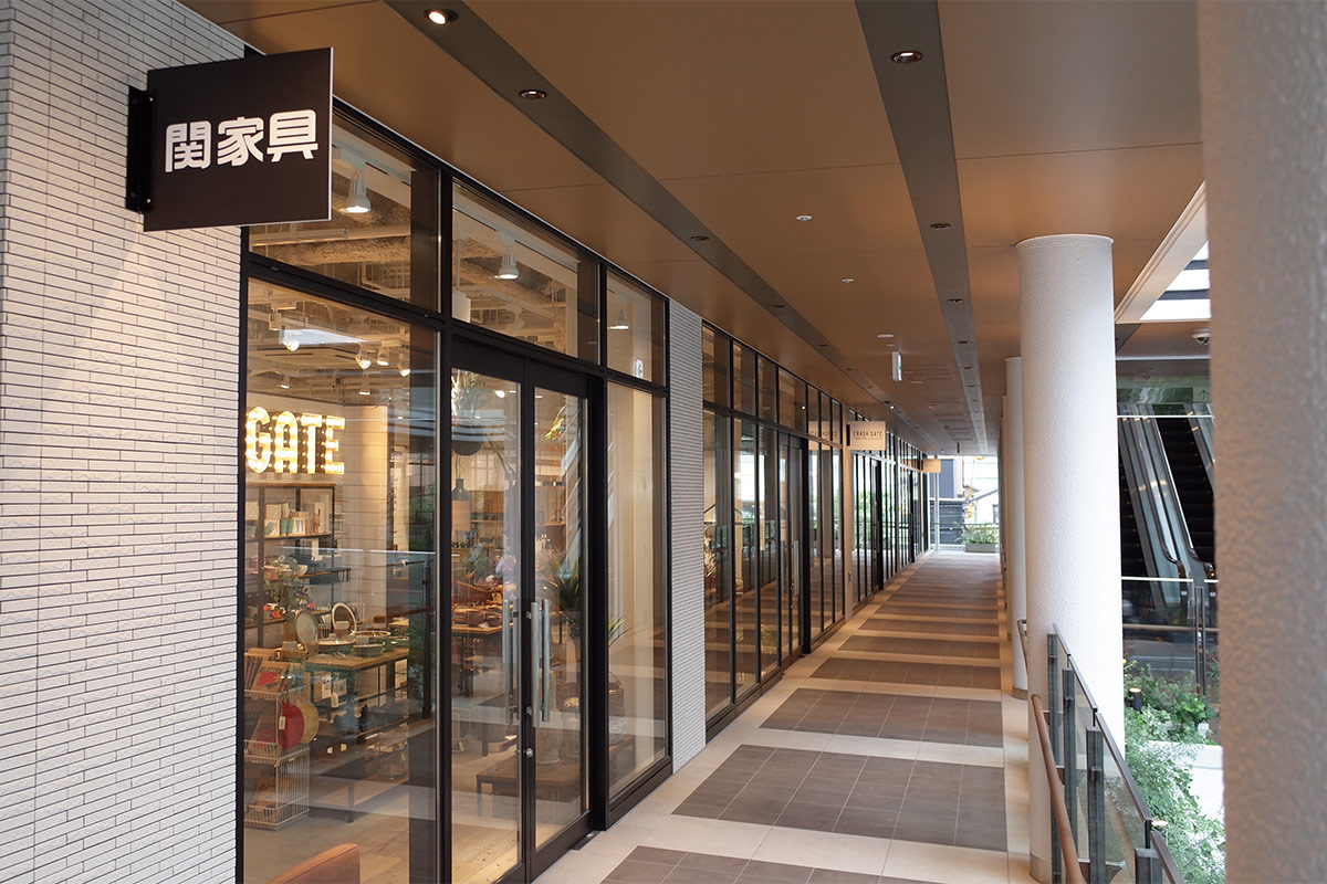 CRASHGATE 福岡天神店×関家具ショールーム